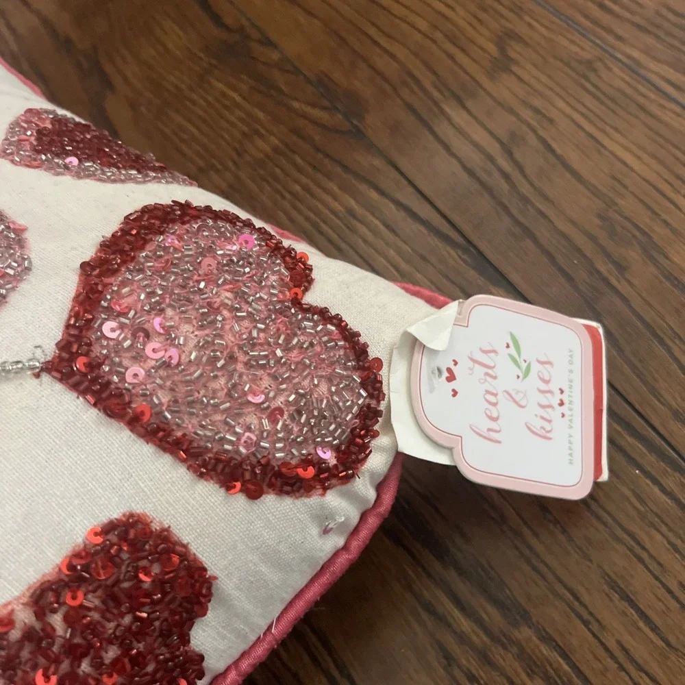 2 Hearts And Kisses Throw pillows Gnome Cars Beaded Love Embellished 13x9 Read